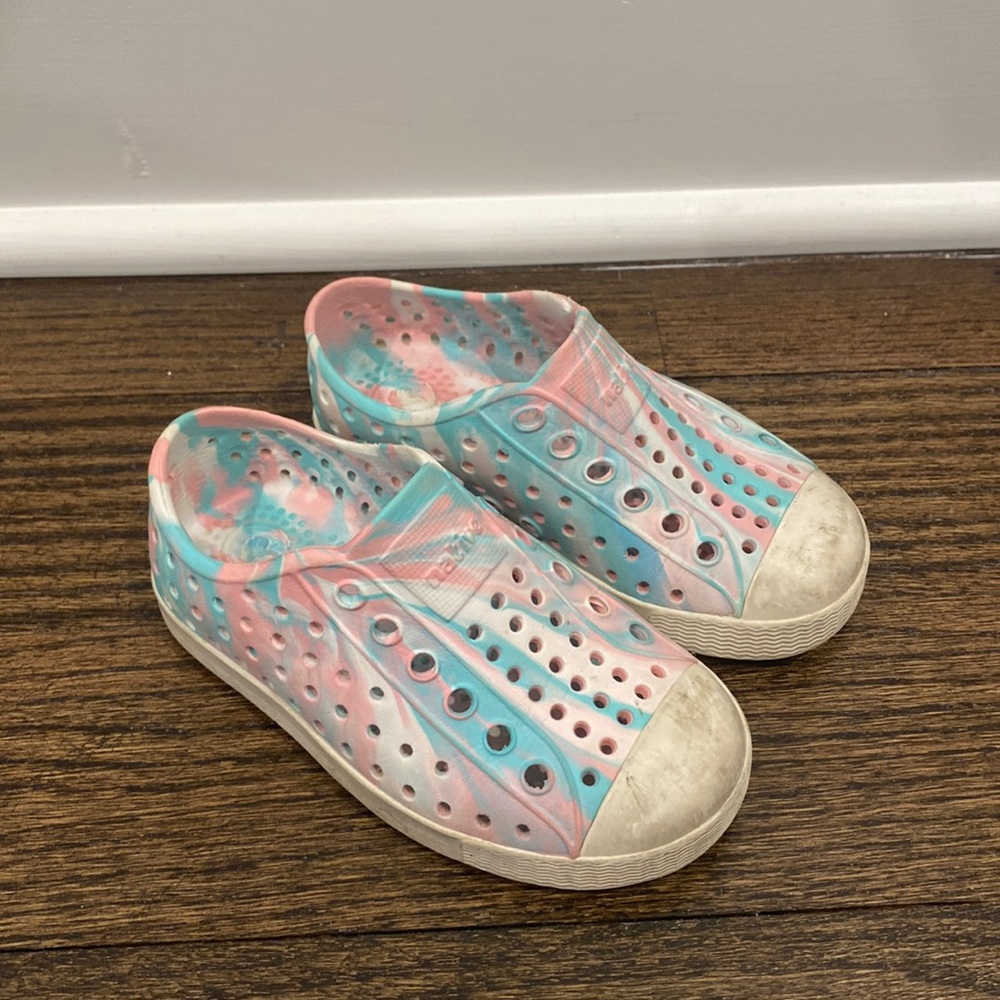 Marble Native Sneakers - size 7